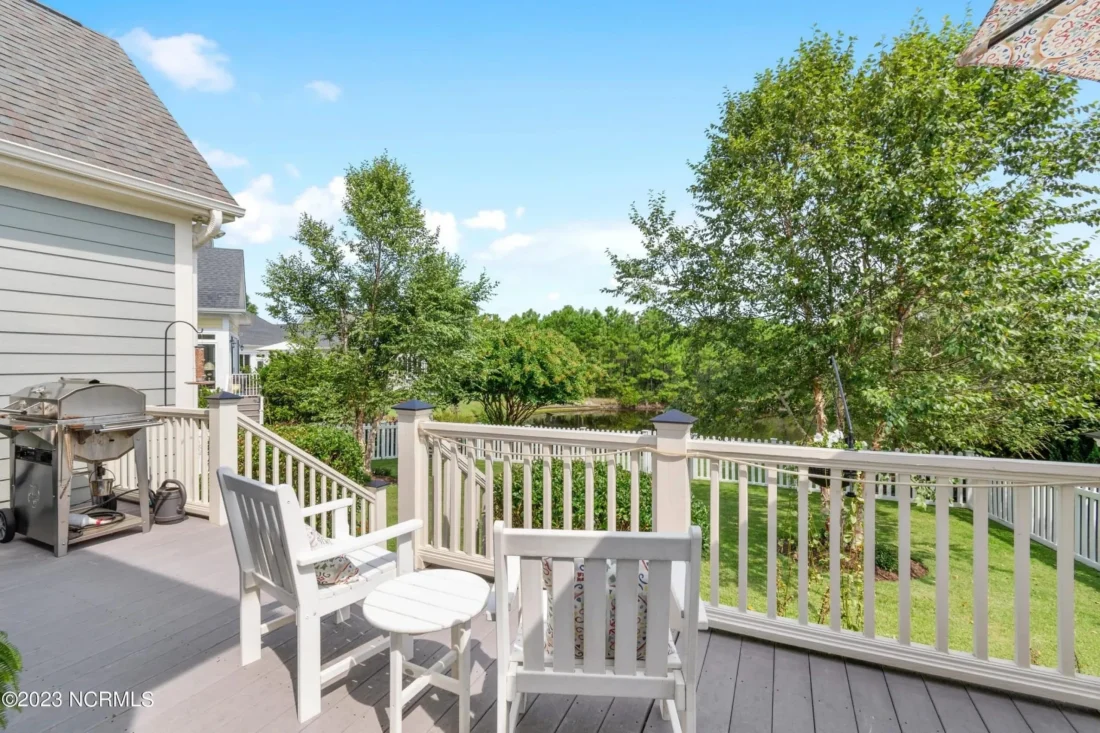 Craftsman house Floor Plan: 3-Bed, 2-Story Blueprint