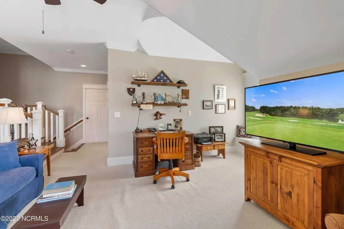 Craftsman house Floor Plan: 3-Bed, 2-Story Blueprint