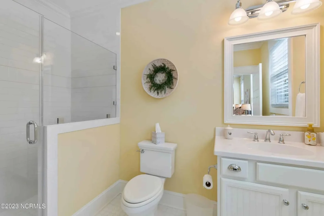 Craftsman house Floor Plan: 3-Bed, 2-Story Blueprint