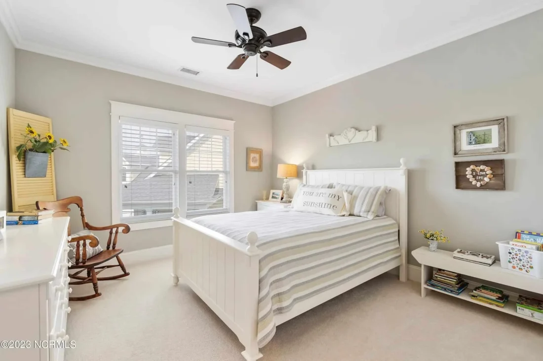 Craftsman house Floor Plan: 3-Bed, 2-Story Blueprint