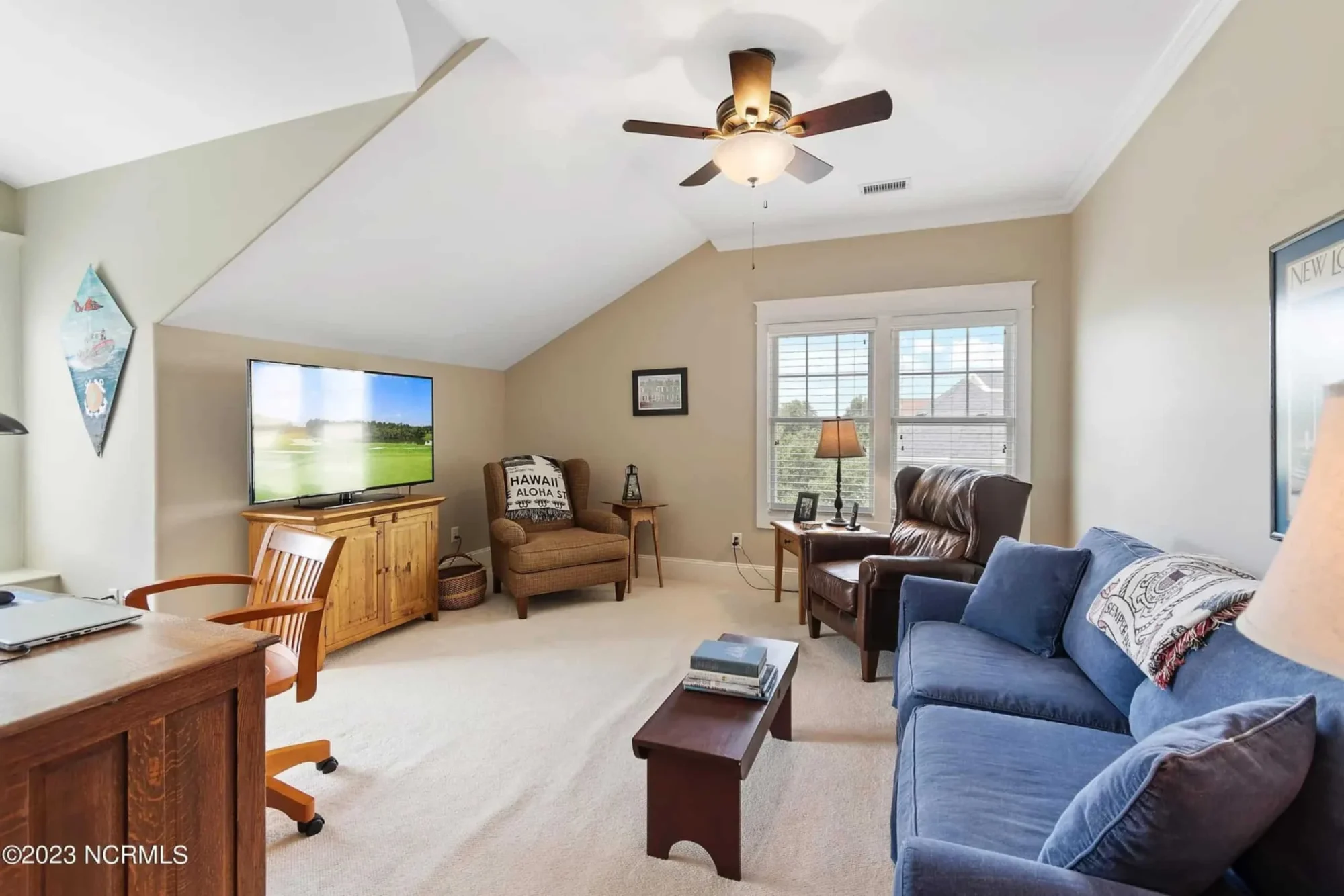 Craftsman house Floor Plan: 3-Bed, 2-Story Blueprint