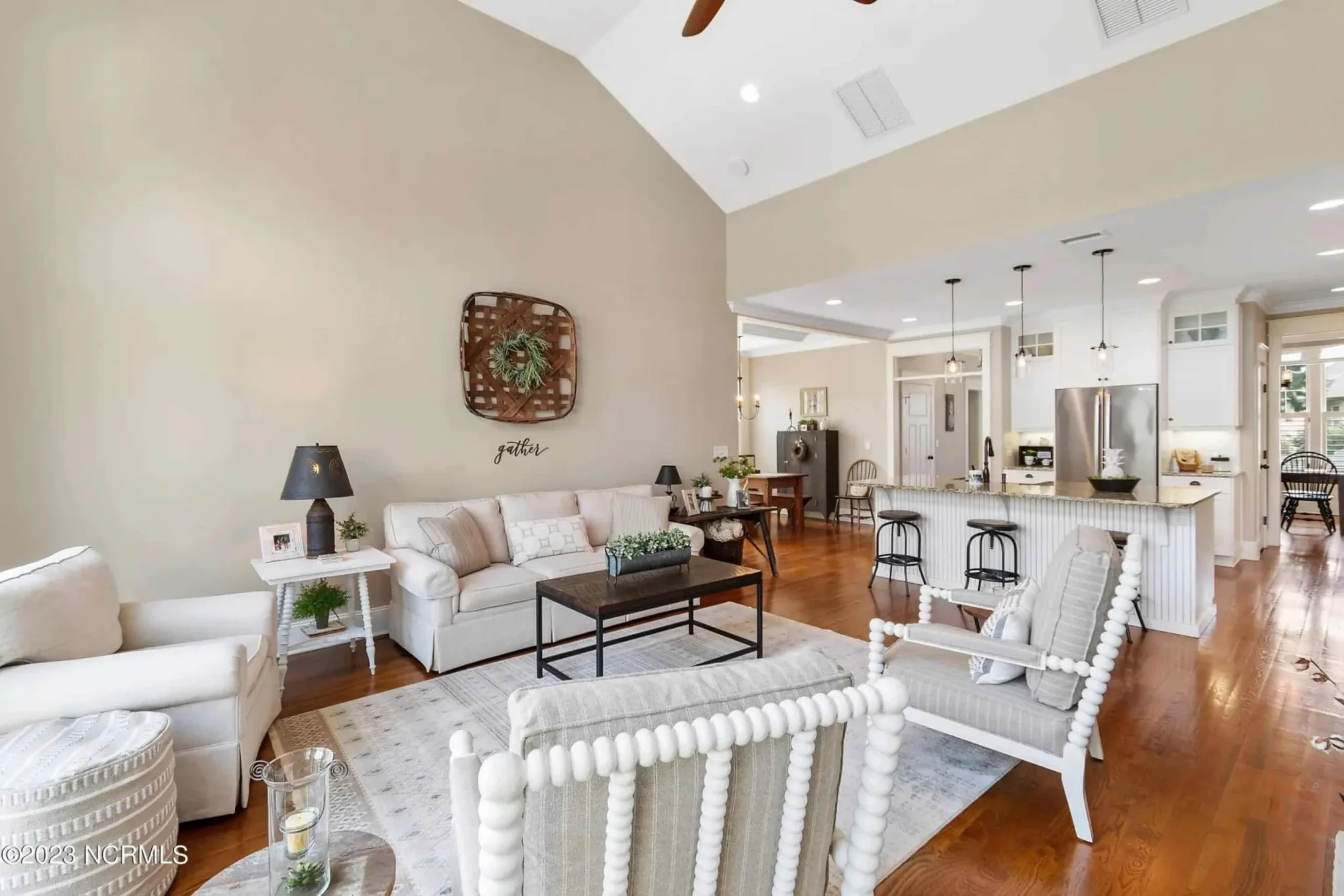 Craftsman house Floor Plan: 3-Bed, 2-Story Blueprint