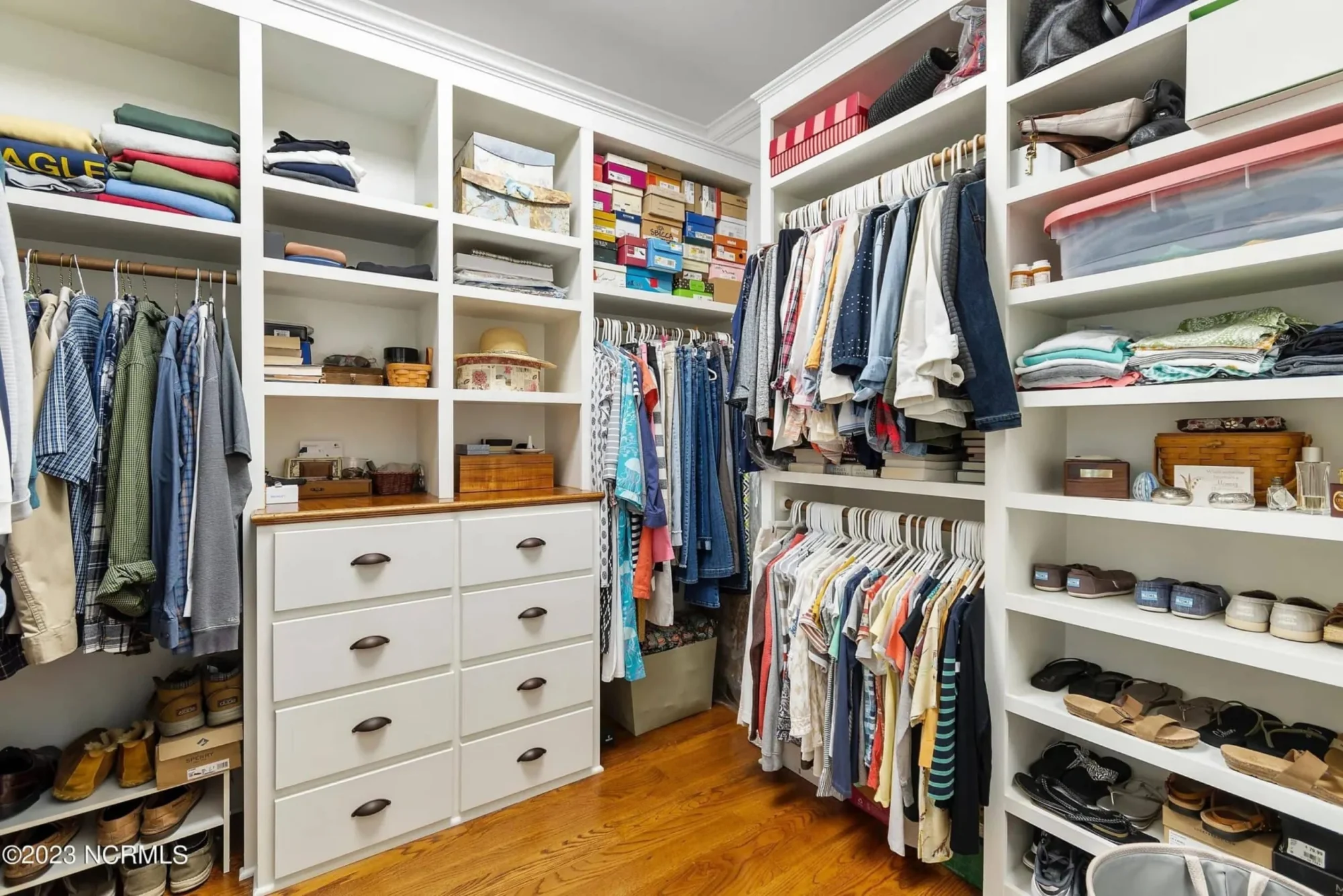 Craftsman house Floor Plan: 3-Bed, 2-Story Blueprint