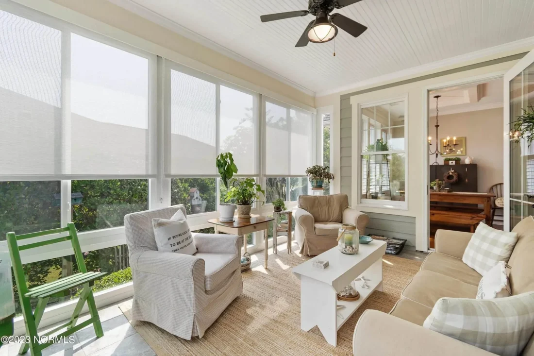 Craftsman house Floor Plan: 3-Bed, 2-Story Blueprint