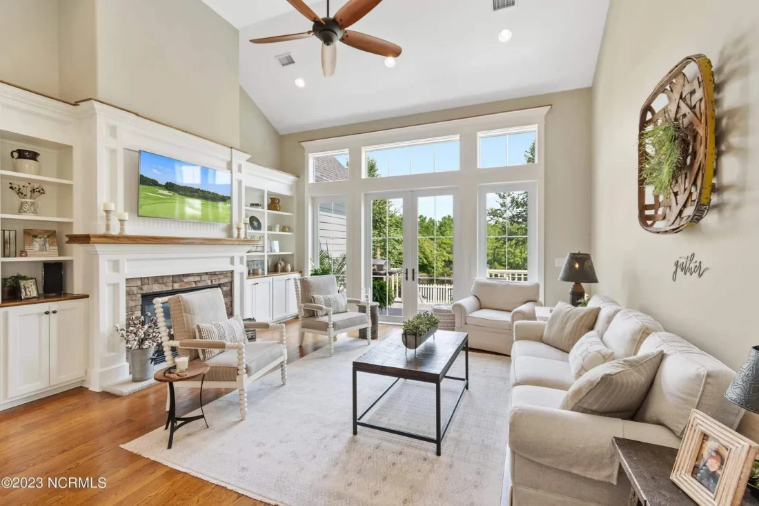 Craftsman house Floor Plan: 3-Bed, 2-Story Blueprint