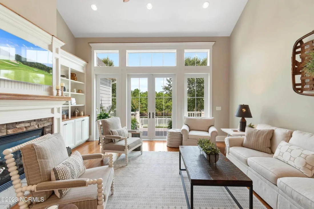 Craftsman house Floor Plan: 3-Bed, 2-Story Blueprint