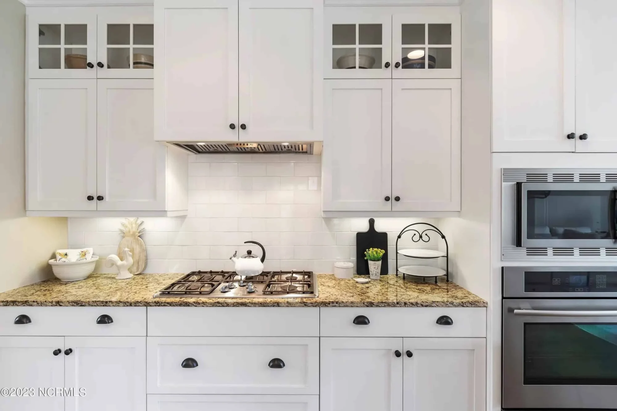 Craftsman house Floor Plan: 3-Bed, 2-Story Blueprint