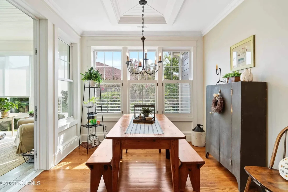 Craftsman house Floor Plan: 3-Bed, 2-Story Blueprint