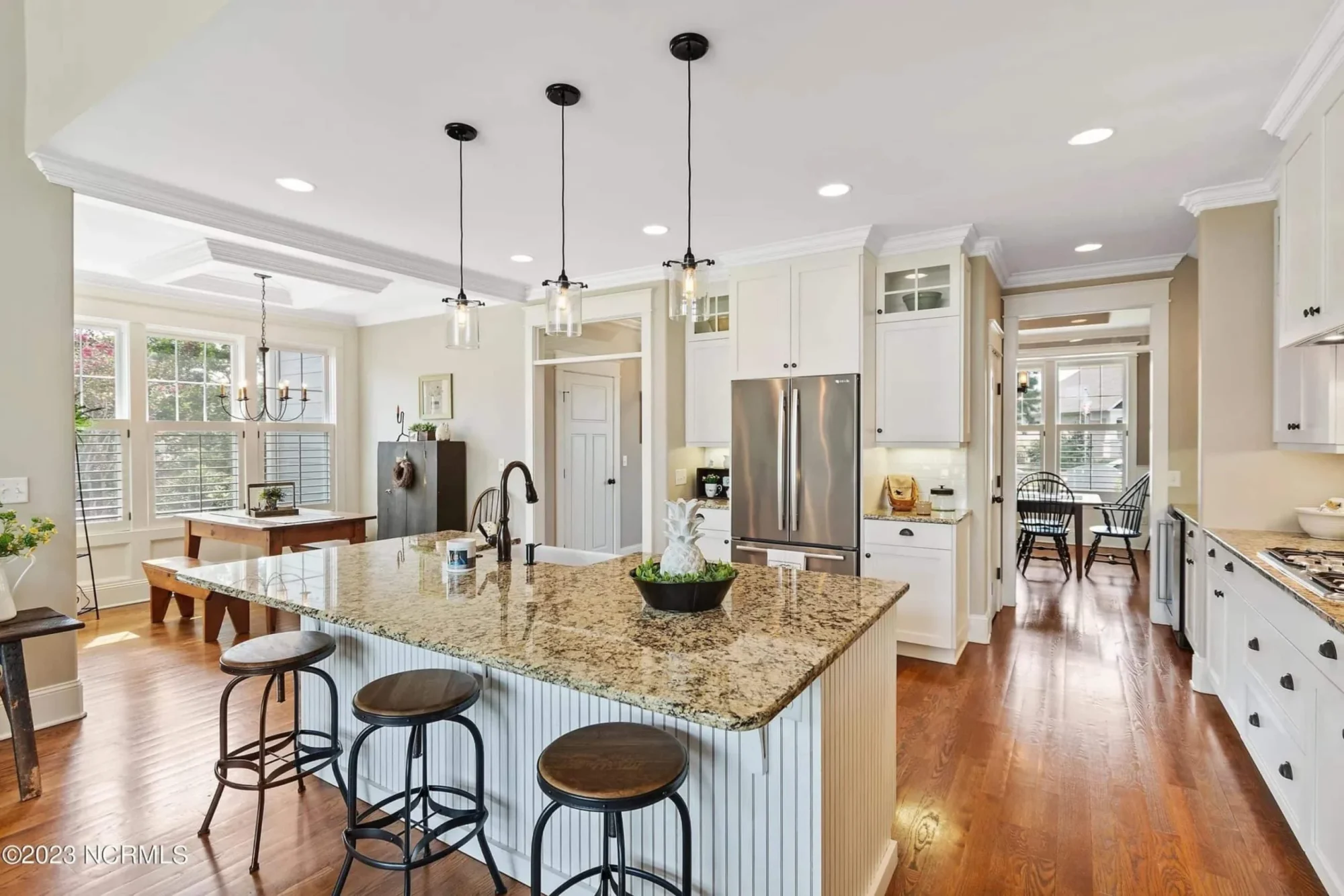 Craftsman house Floor Plan: 3-Bed, 2-Story Blueprint