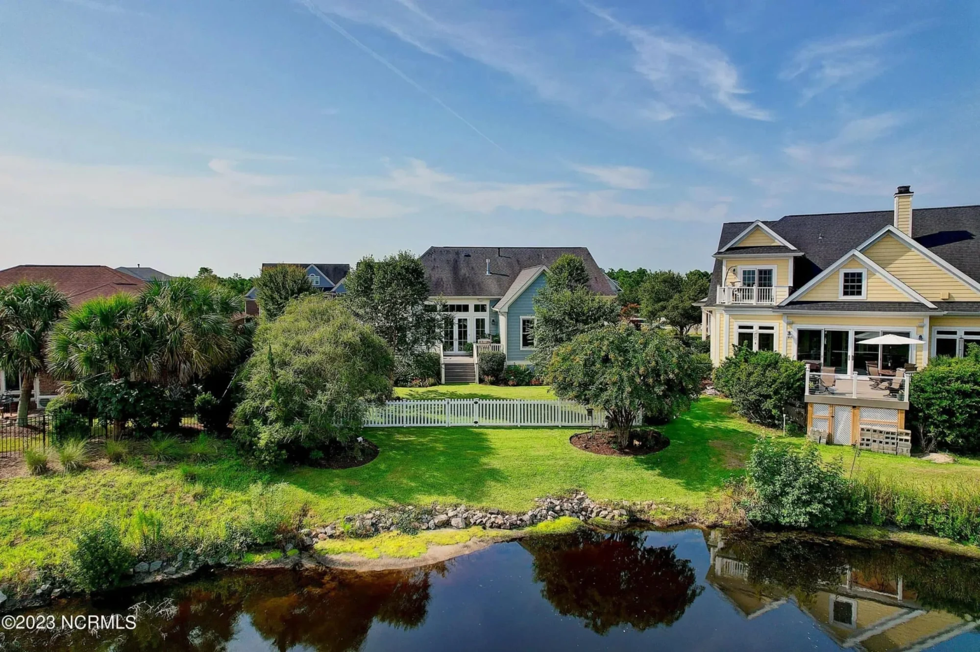 Craftsman house Floor Plan: 3-Bed, 2-Story Blueprint