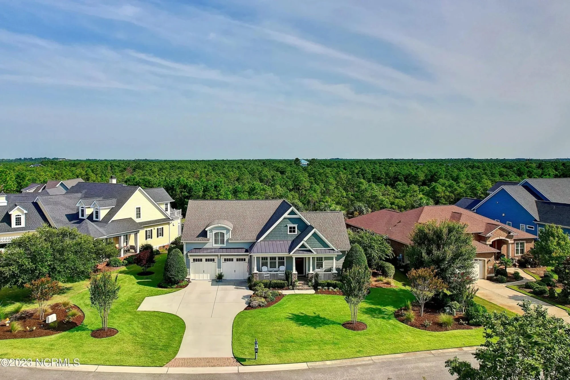 Craftsman house Floor Plan: 3-Bed, 2-Story Blueprint