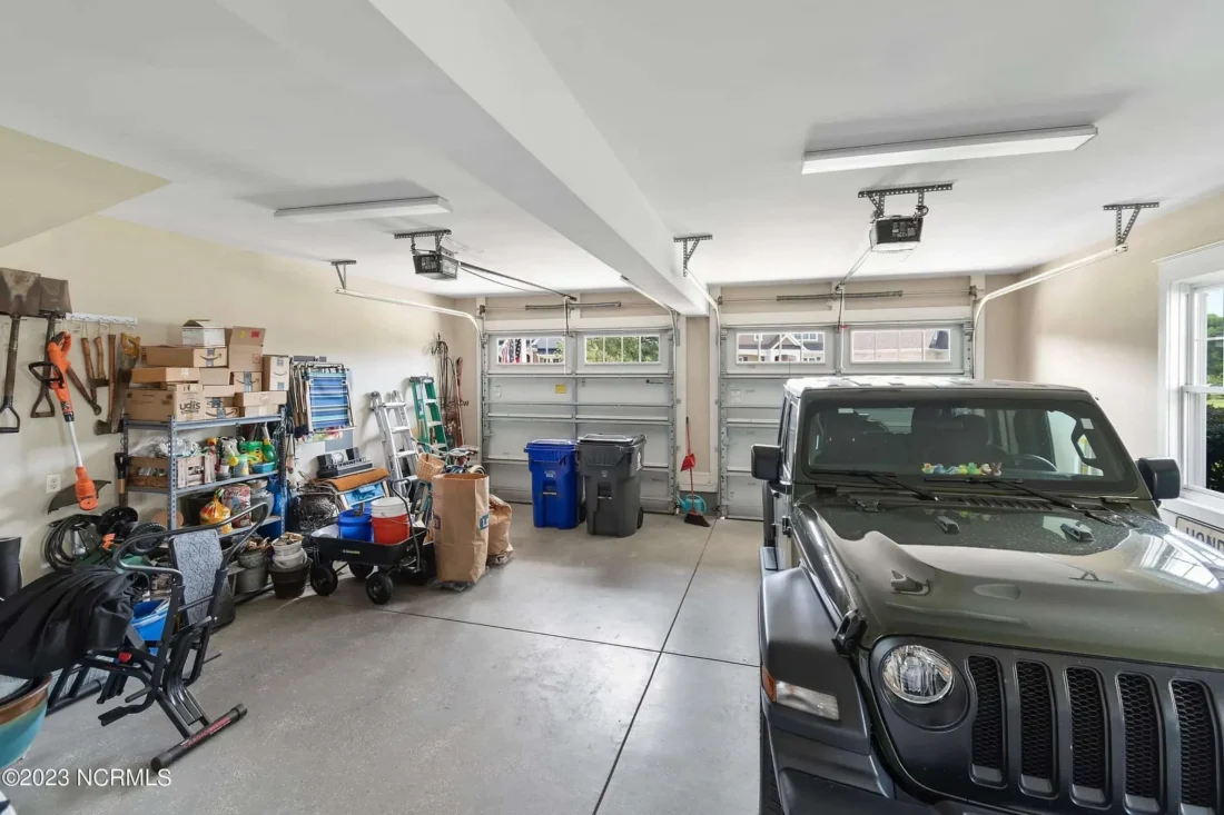 Craftsman house Floor Plan: 3-Bed, 2-Story Blueprint