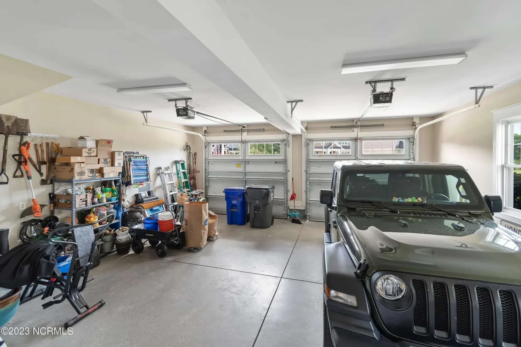 Craftsman house Floor Plan: 3-Bed, 2-Story Blueprint