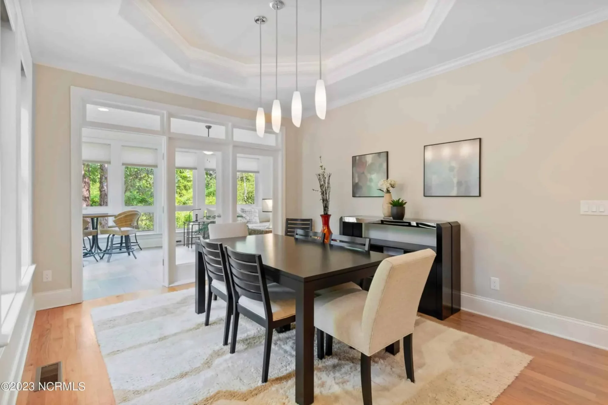 Expansive house Plan with CAD Blueprints & Stylish Design