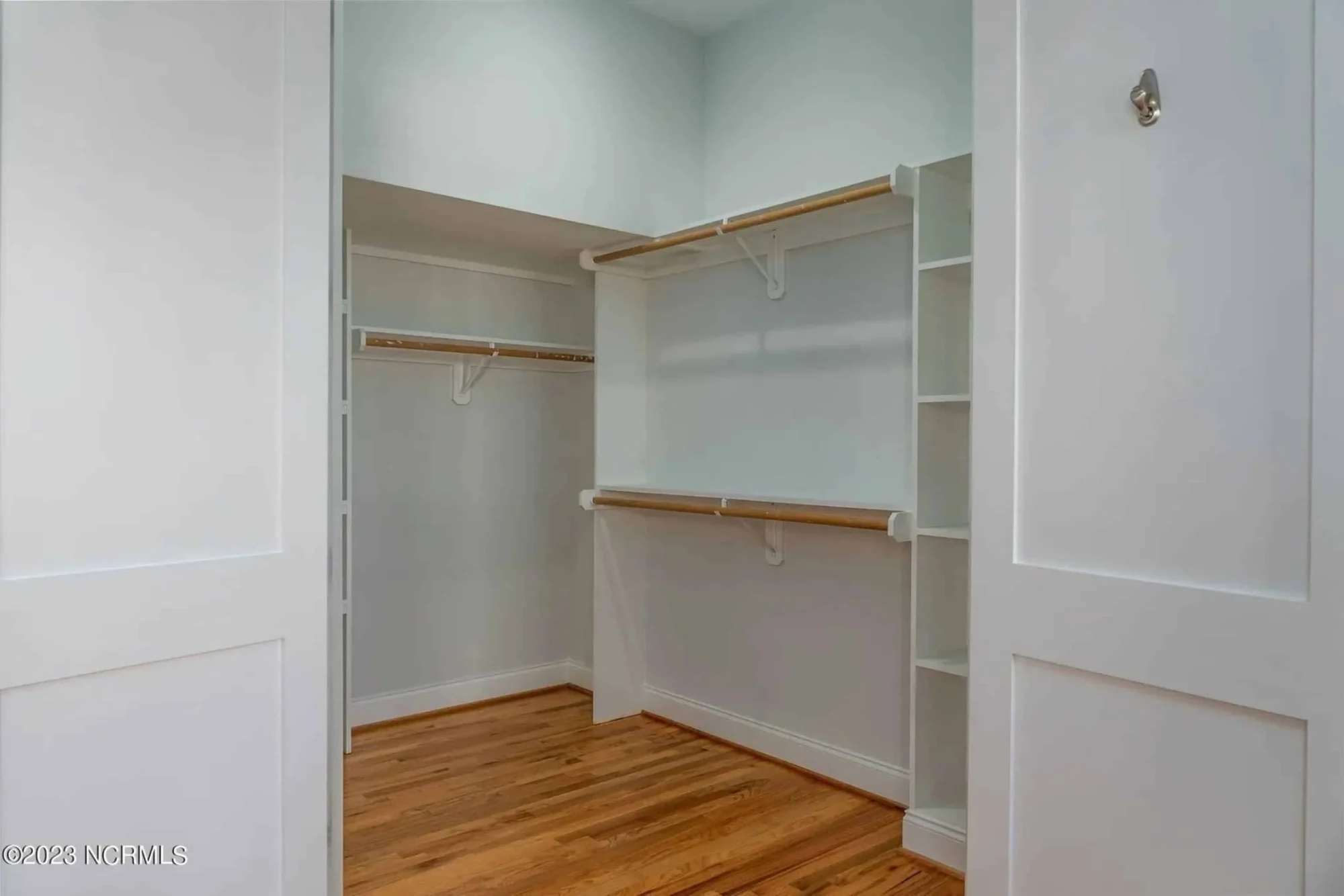 Modern Craftsman house Plan with Detailed Architecture Designs