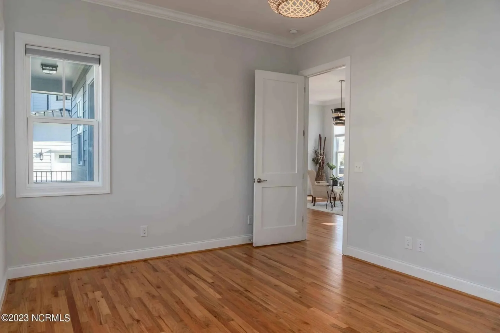 Modern Craftsman house Plan with Detailed Architecture Designs