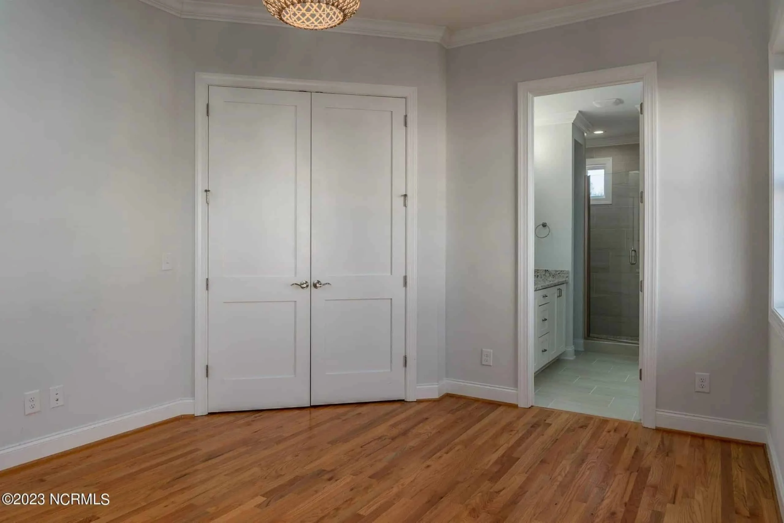 20-1817 HOUSE PLAN - Modern Farmhouse Home Plan - 3-Bed, 2-Bath, 1,850 SF 32 Modern Craftsman house Plan with Detailed Architecture Designs