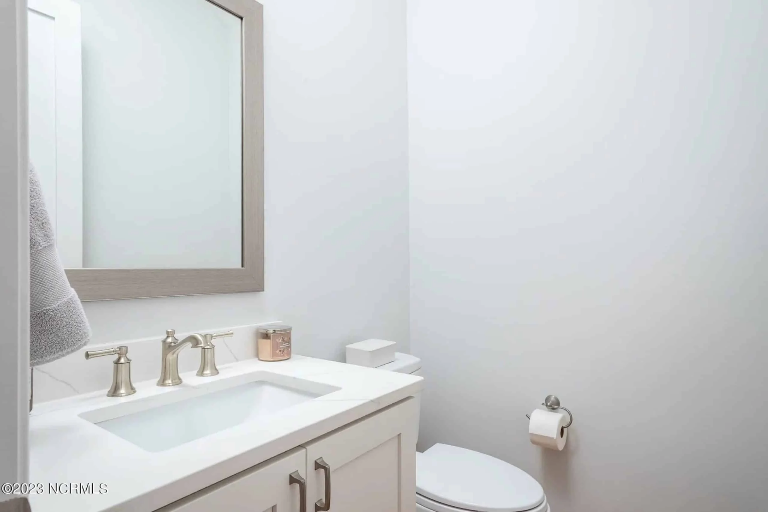 20-1817 HOUSE PLAN - Modern Farmhouse Home Plan - 3-Bed, 2-Bath, 1,850 SF 30 Modern Craftsman house Plan with Detailed Architecture Designs