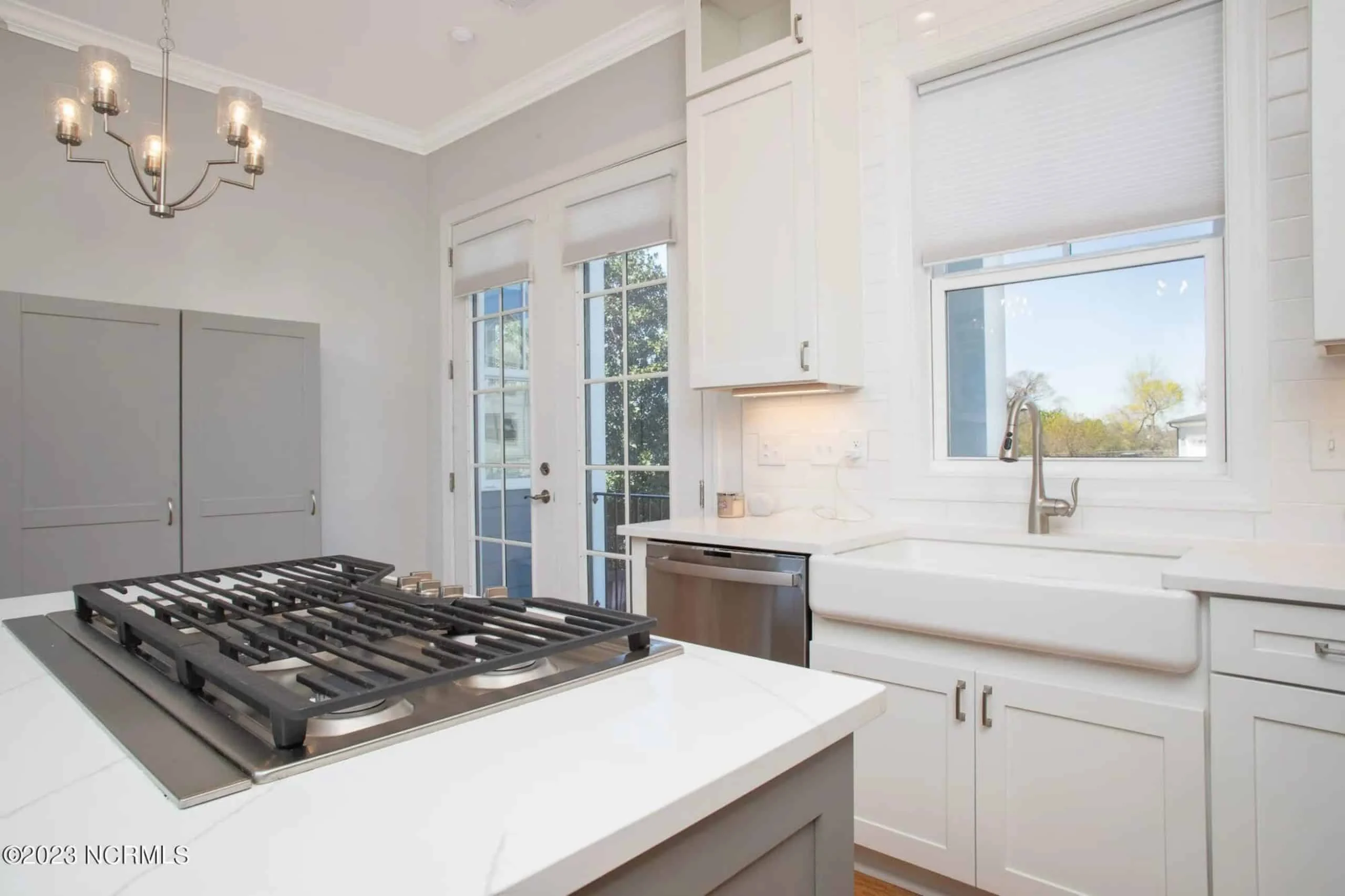 20-1817 HOUSE PLAN - Modern Farmhouse Home Plan - 3-Bed, 2-Bath, 1,850 SF 28 Modern Craftsman house Plan with Detailed Architecture Designs