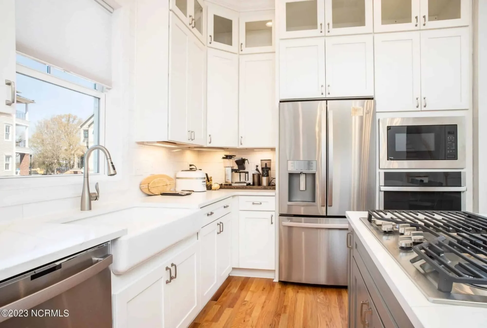 Modern Craftsman house Plan with Detailed Architecture Designs