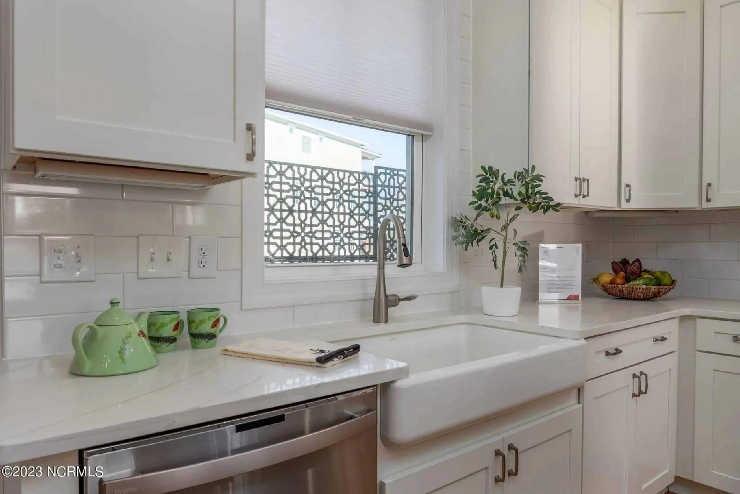 20-1817 HOUSE PLAN - Modern Farmhouse Home Plan - 3-Bed, 2-Bath, 1,850 SF 21 Modern Craftsman house Plan with Detailed Architecture Designs