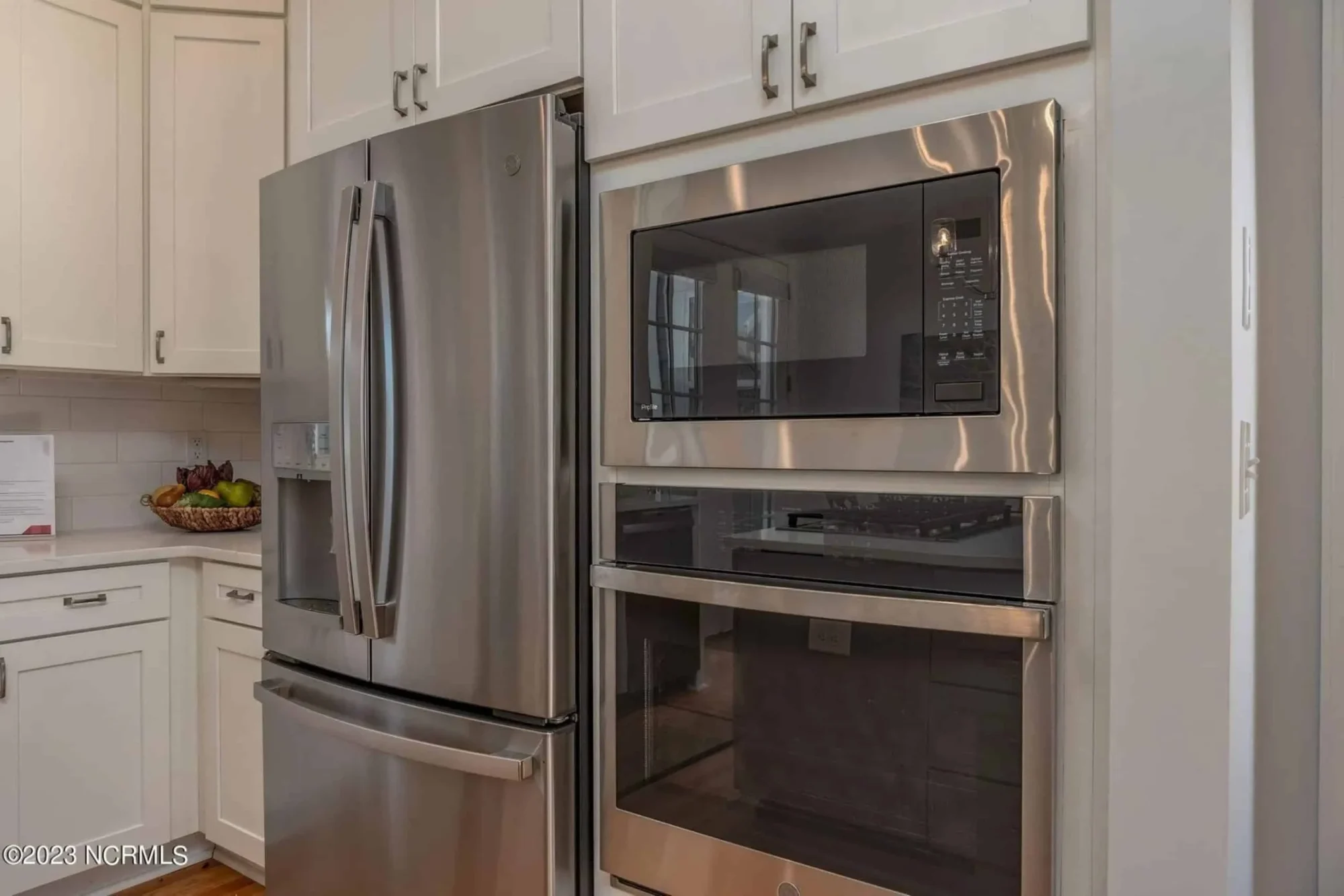 Modern Craftsman house Plan with Detailed Architecture Designs