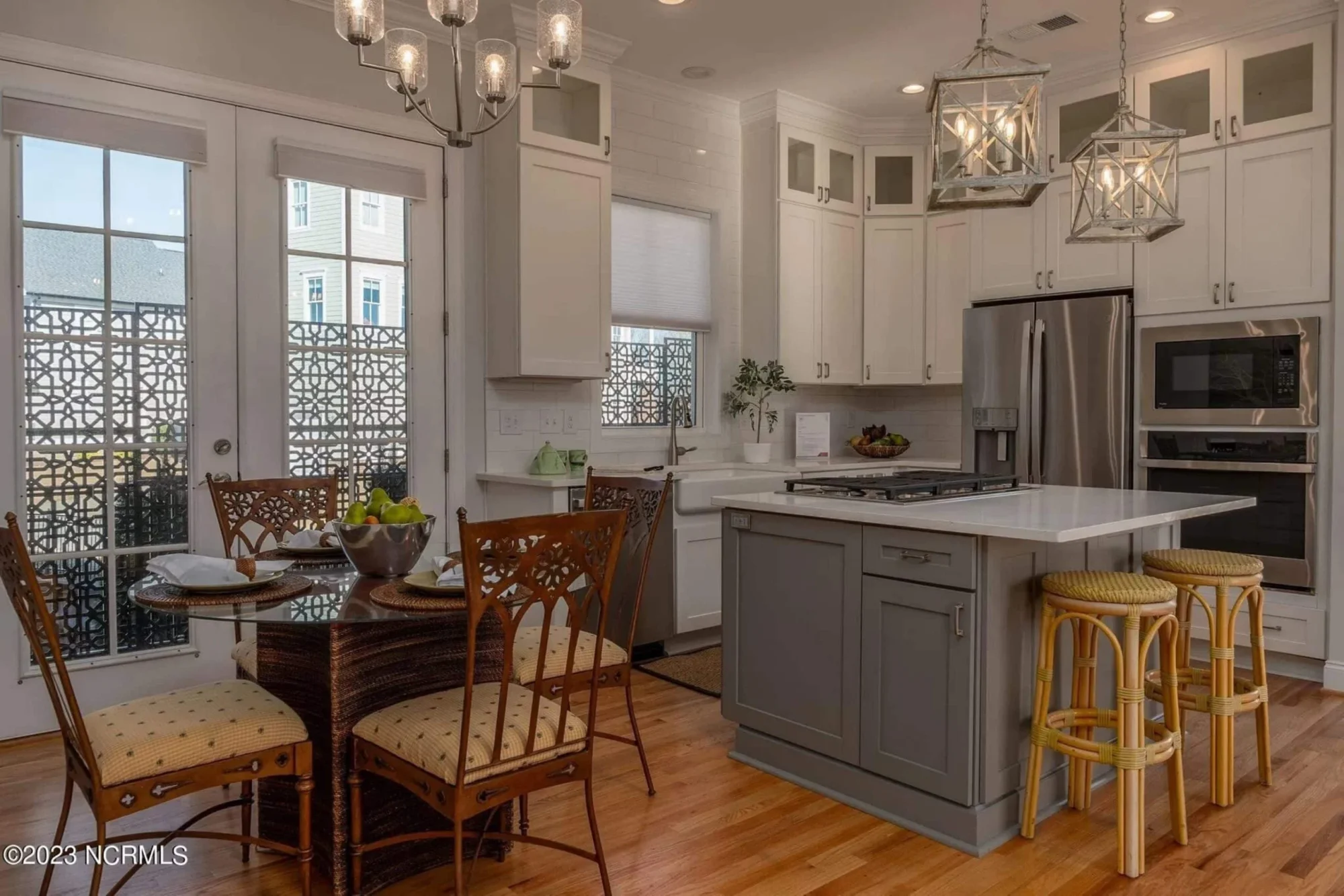 Modern Craftsman house Plan with Detailed Architecture Designs