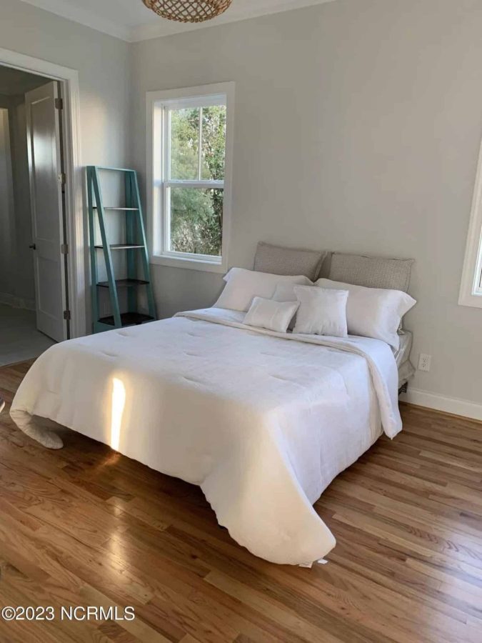 Modern Craftsman house Plan with Detailed Architecture Designs