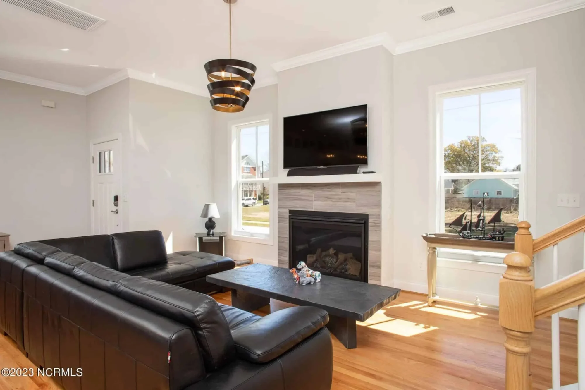 Modern Craftsman house Plan with Detailed Architecture Designs