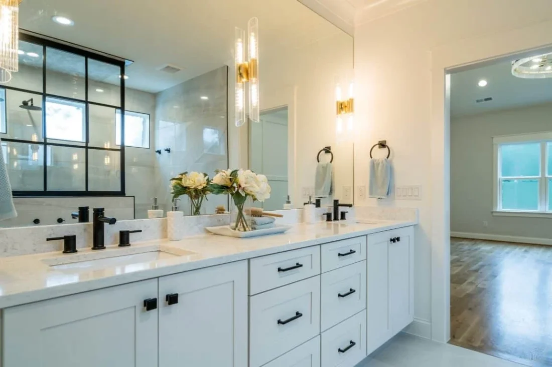 Craftsman Home Plan with Spacious Floor Designs & Blueprint