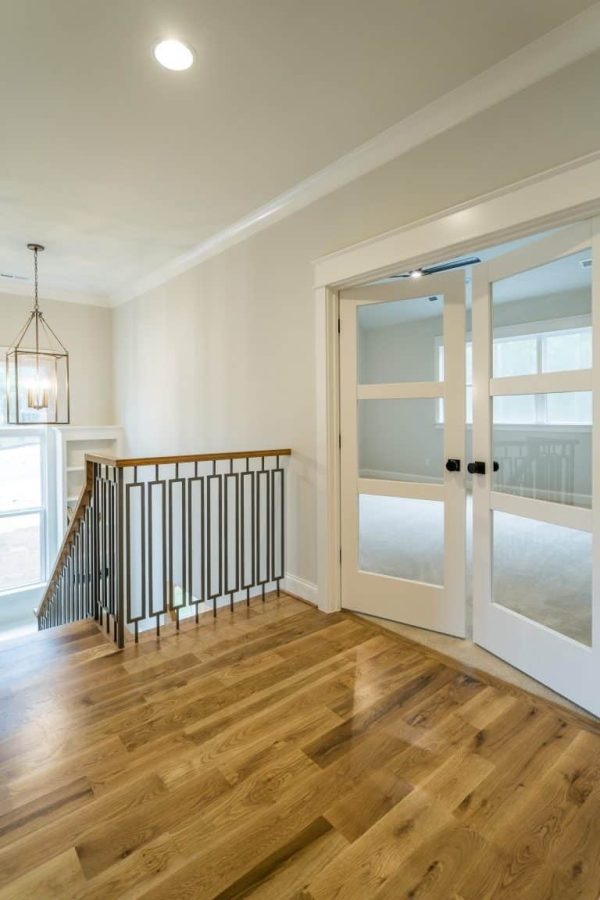 Craftsman Home Plan with Spacious Floor Designs & Blueprint