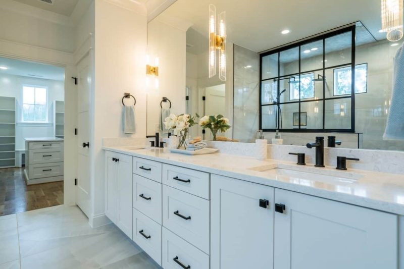 Craftsman Home Plan with Spacious Floor Designs & Blueprint