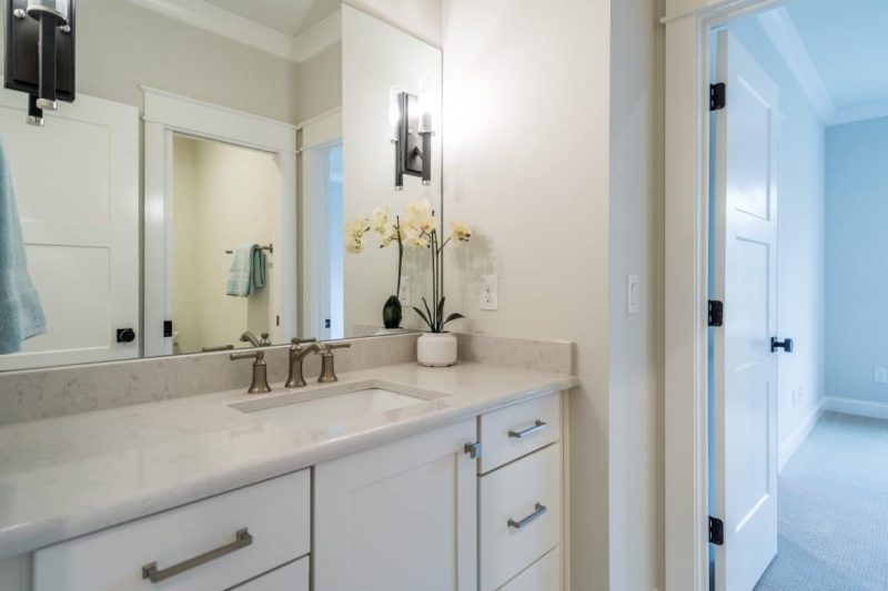 Craftsman Home Plan with Spacious Floor Designs & Blueprint