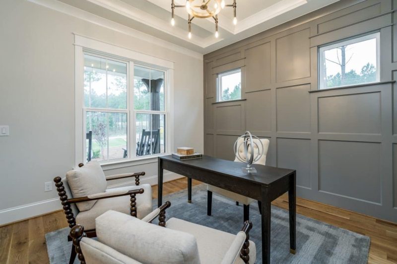 Craftsman Home Plan with Spacious Floor Designs & Blueprint