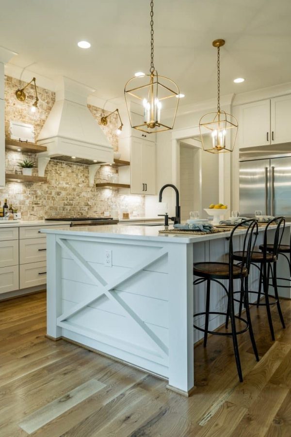 Craftsman Home Plan with Spacious Floor Designs & Blueprint