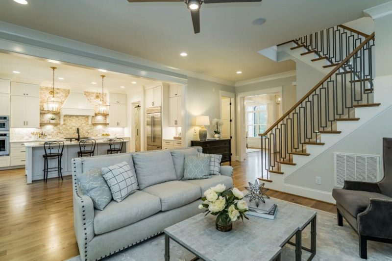 Craftsman Home Plan with Spacious Floor Designs & Blueprint