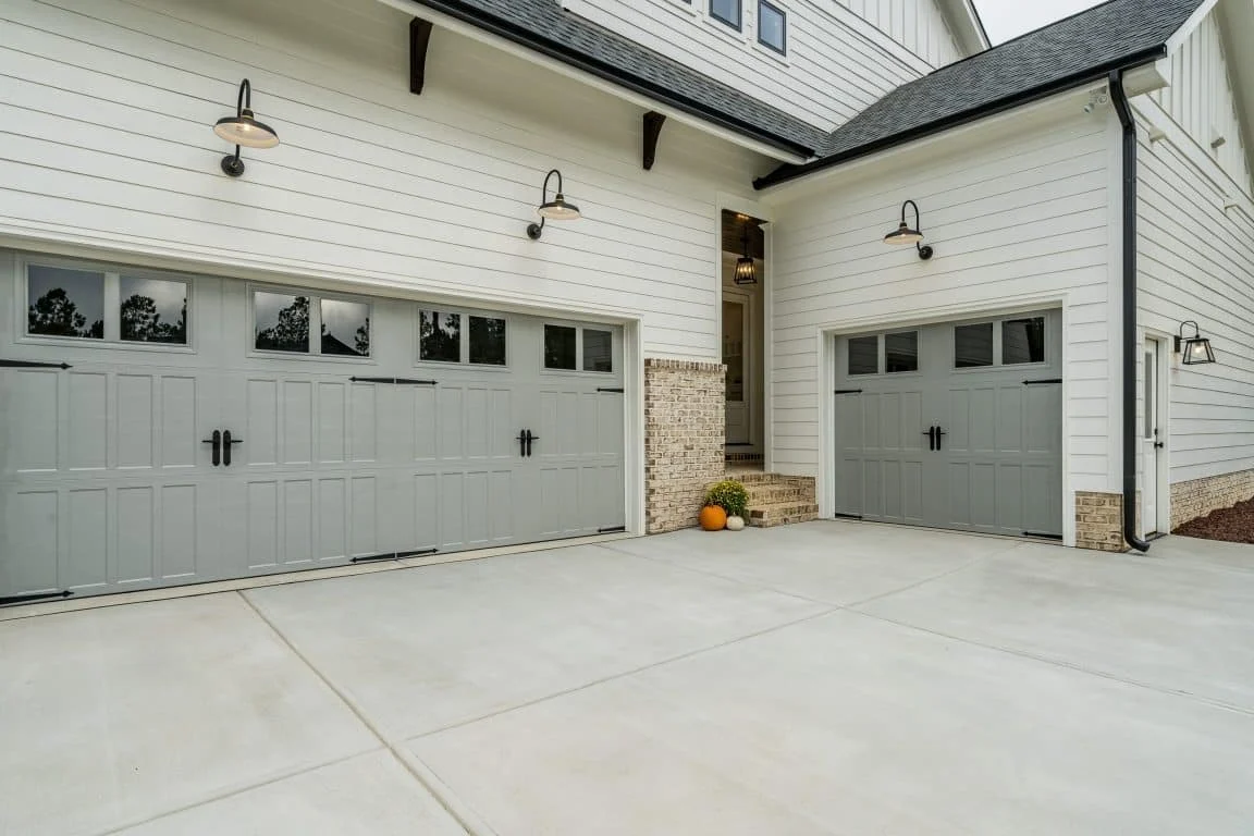 Craftsman Home Plan with Spacious Floor Designs & Blueprint