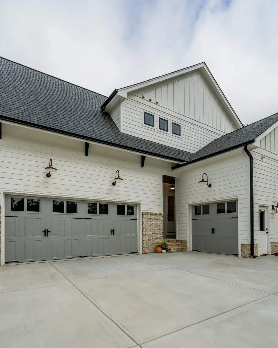 Craftsman Home Plan with Spacious Floor Designs & Blueprint