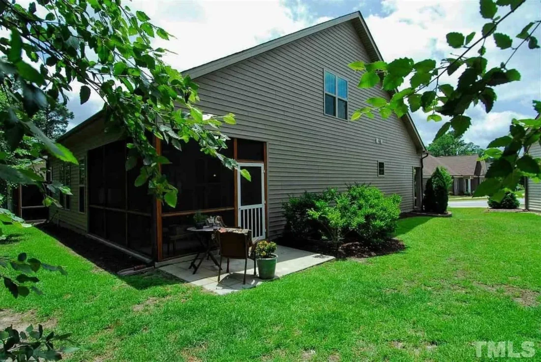 Beautiful 2-Story Home Plan with Traditional Craftsman Style