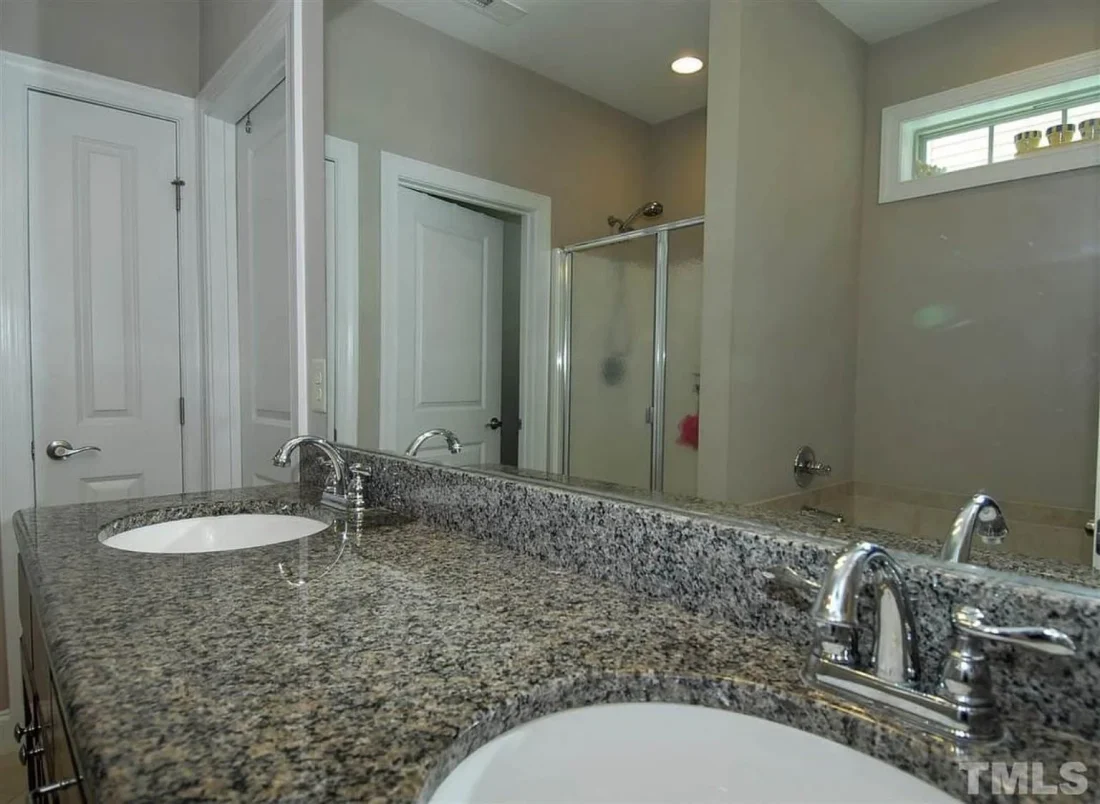 Beautiful 2-Story Home Plan with Traditional Craftsman Style