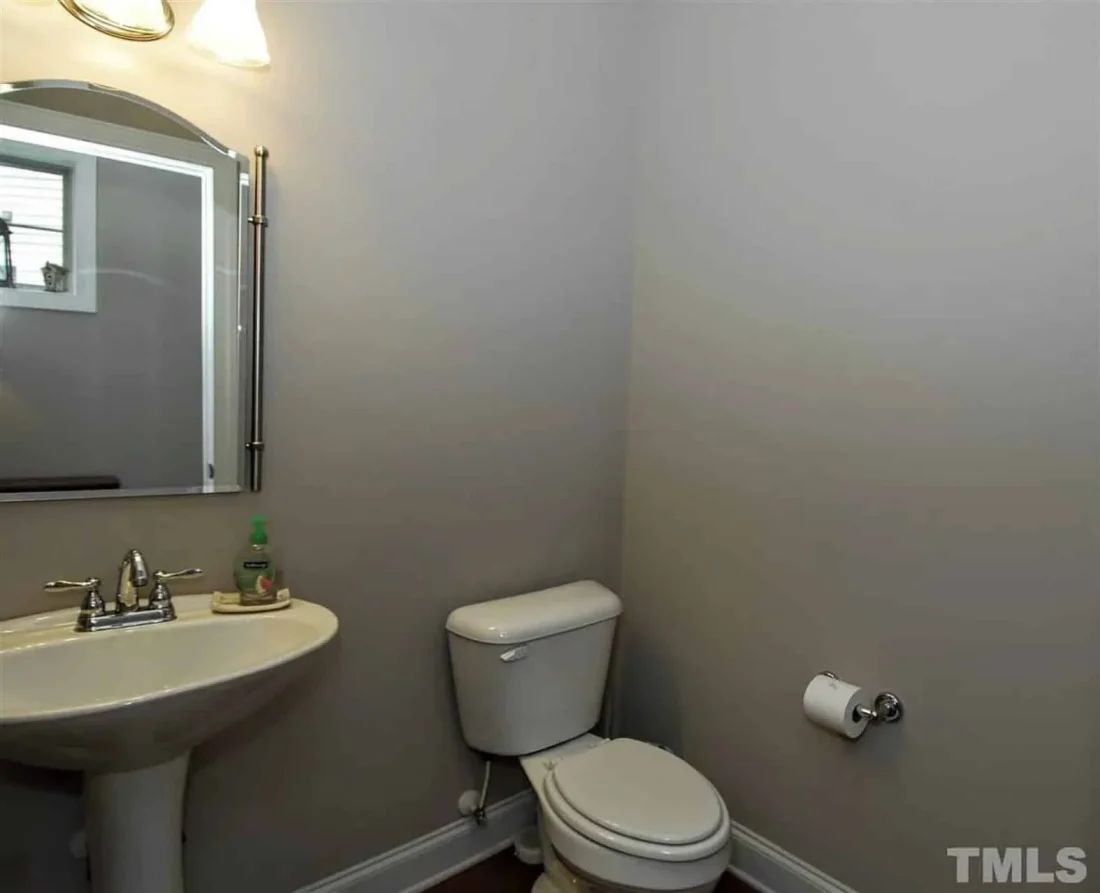 Beautiful 2-Story Home Plan with Traditional Craftsman Style