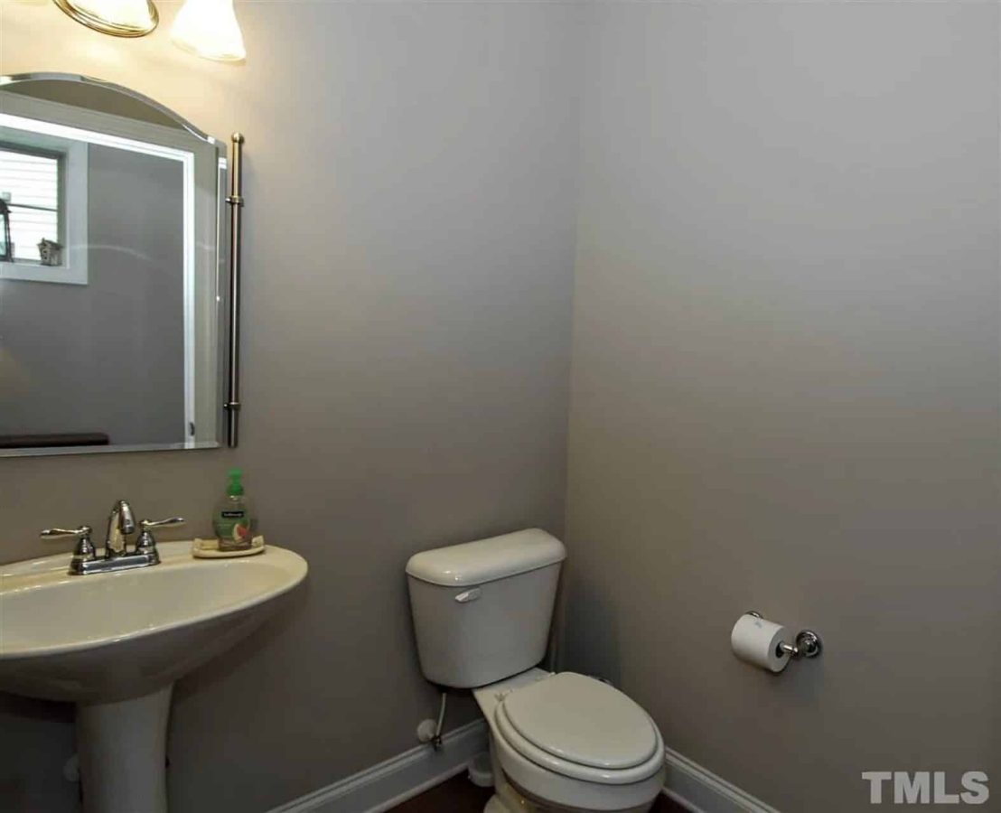 Beautiful 2-Story Home Plan with Traditional Craftsman Style