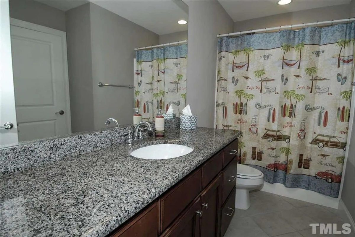 Beautiful 2-Story Home Plan with Traditional Craftsman Style