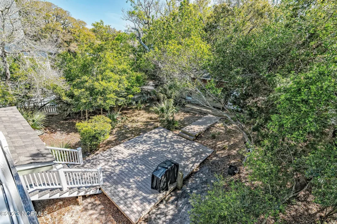 Spacious 5-Bedroom Beach Home Floor Plan with CAD Designs