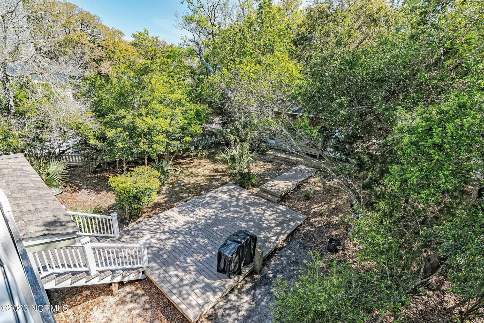 Spacious 5-Bedroom Beach Home Floor Plan with CAD Designs