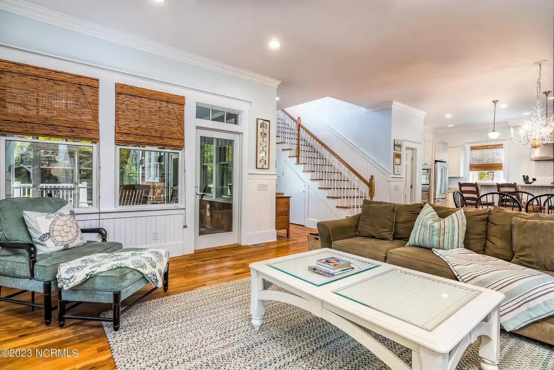 Spacious 5-Bedroom Beach Home Floor Plan with CAD Designs