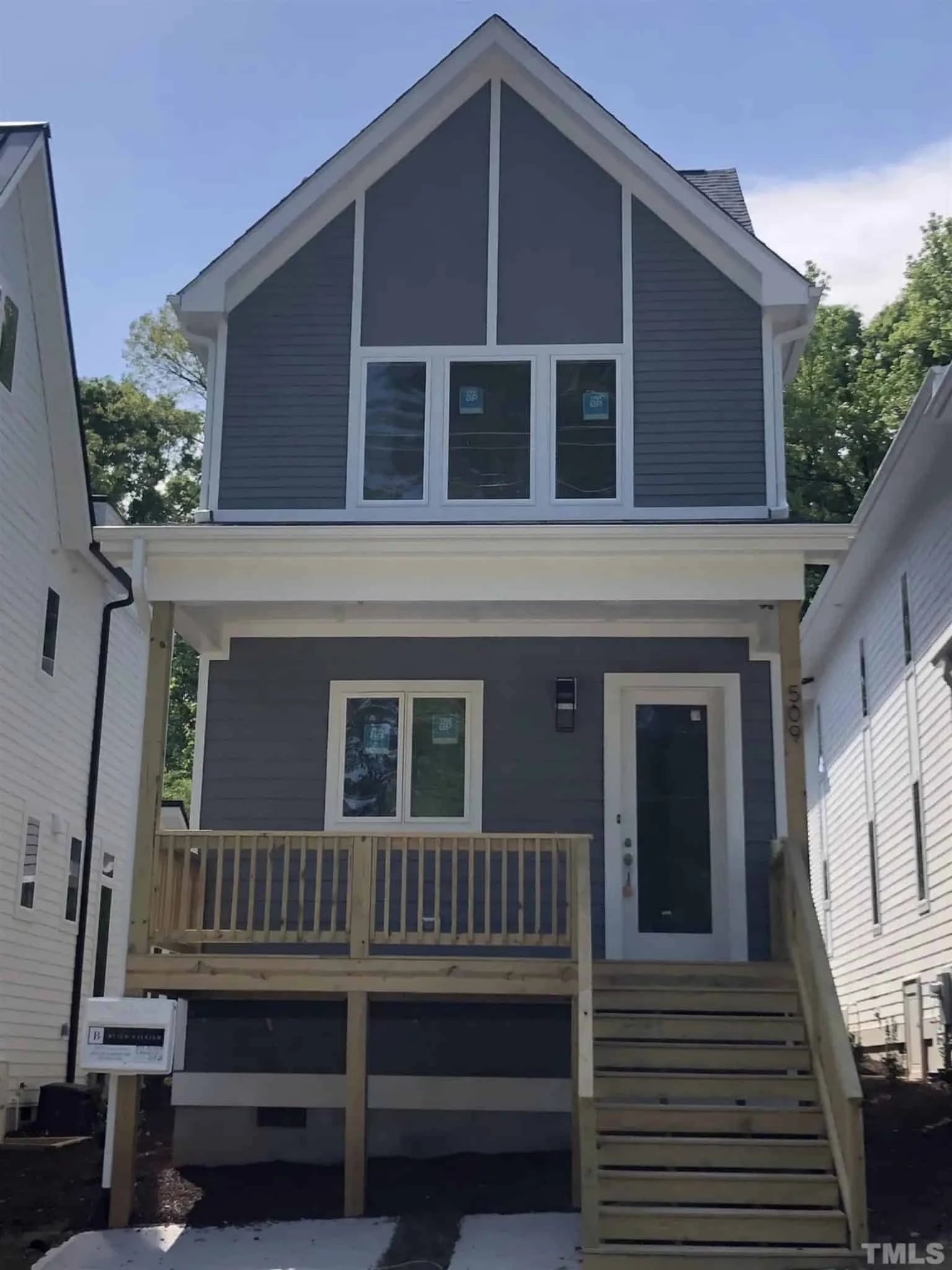 20-2132 HOUSE PLAN - Modern Farmhouse Plan - 3-Bed, 2.5-Bath, 2,035 SF 3 20-2132-home-plan