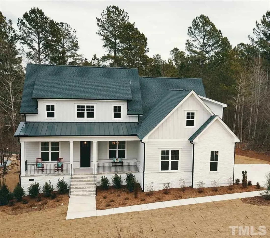 Modern-Farmhouse-Home-Plan-with-Spacious-Floor-Design