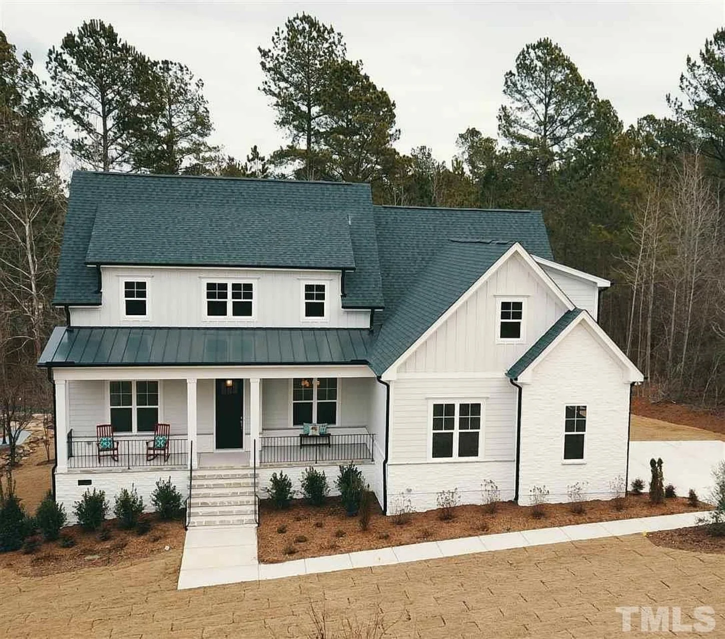 Modern-Farmhouse-Home-Plan-with-Spacious-Floor-Design