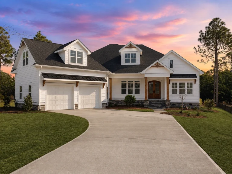 21-3196 HOUSE PLAN - Modern Farmhouse Home Plan - 4-Bed, 4-Bath, 2,950 SF